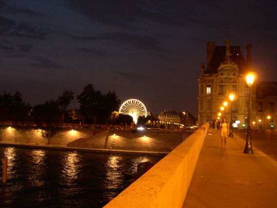  grande roue de la fête foraine du jardin des Tuileries.